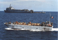 TCD Foudre avec un CDIC rentrant dans le radier © Marine Nationale
